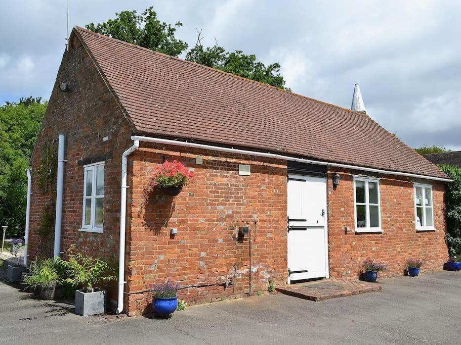 Waters Edge Apartment Rolvenden Exterior photo